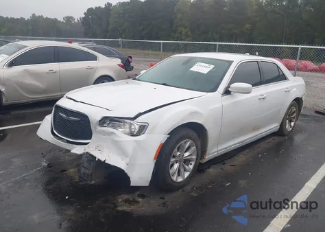 2015 Chrysler 300 Limited z USA, uszkodzony, nr VIN 2C3CCAAG0FH903702